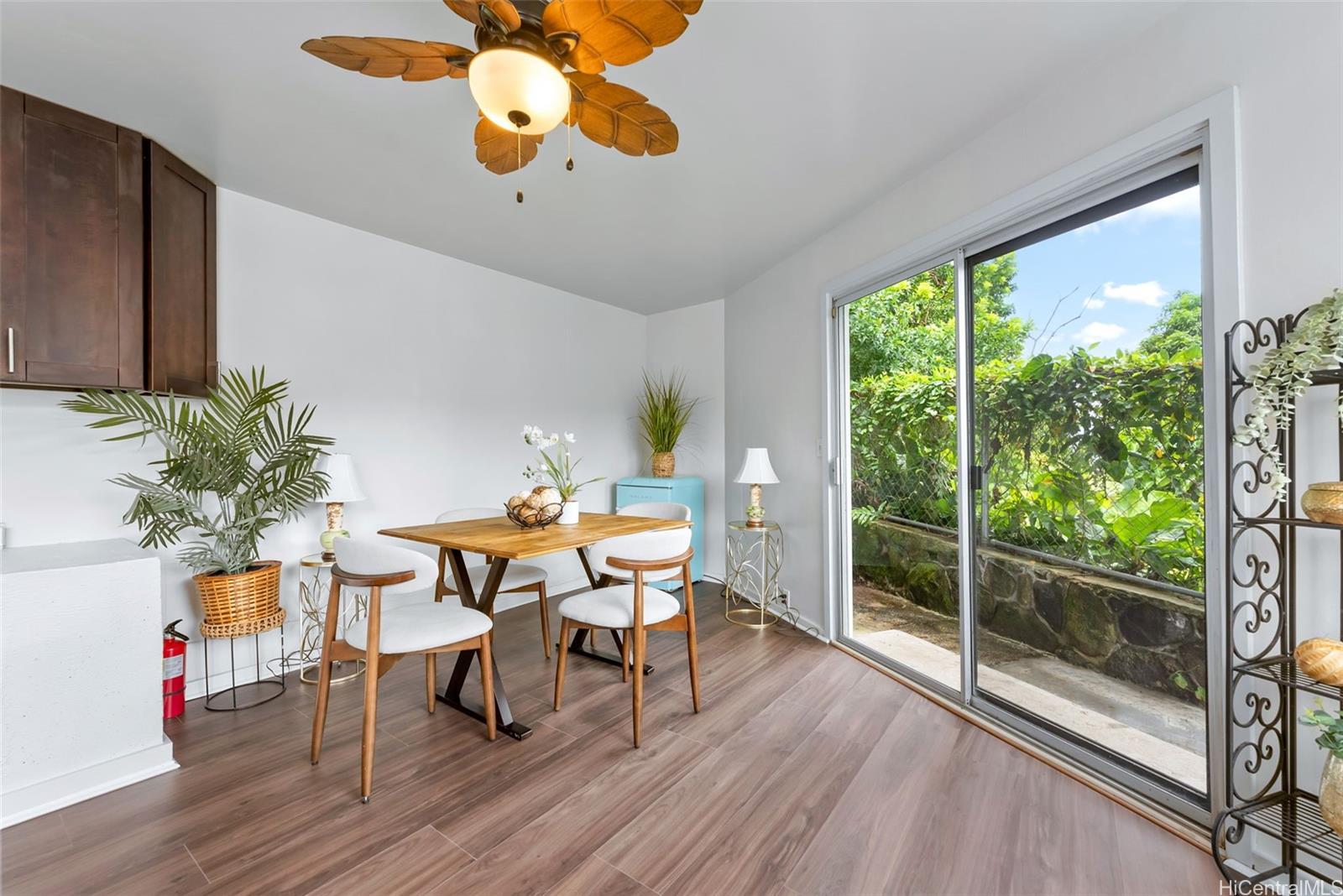 1681  Mahani Loop Kalihi Valley, Honolulu home - photo 16 of 25