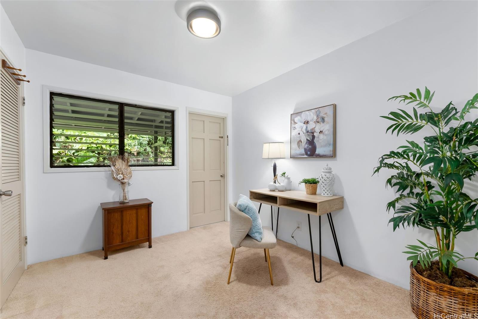 1681  Mahani Loop Kalihi Valley, Honolulu home - photo 9 of 25