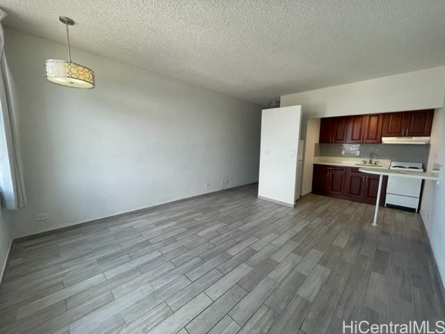 1682 Kalakaua Ave Honolulu - Rental - photo 2 of 4