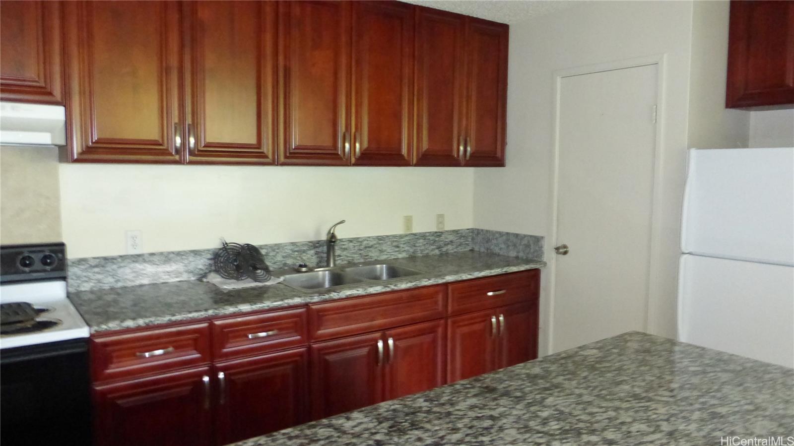 1687 Pensacola St Honolulu - Rental - photo 2 of 7