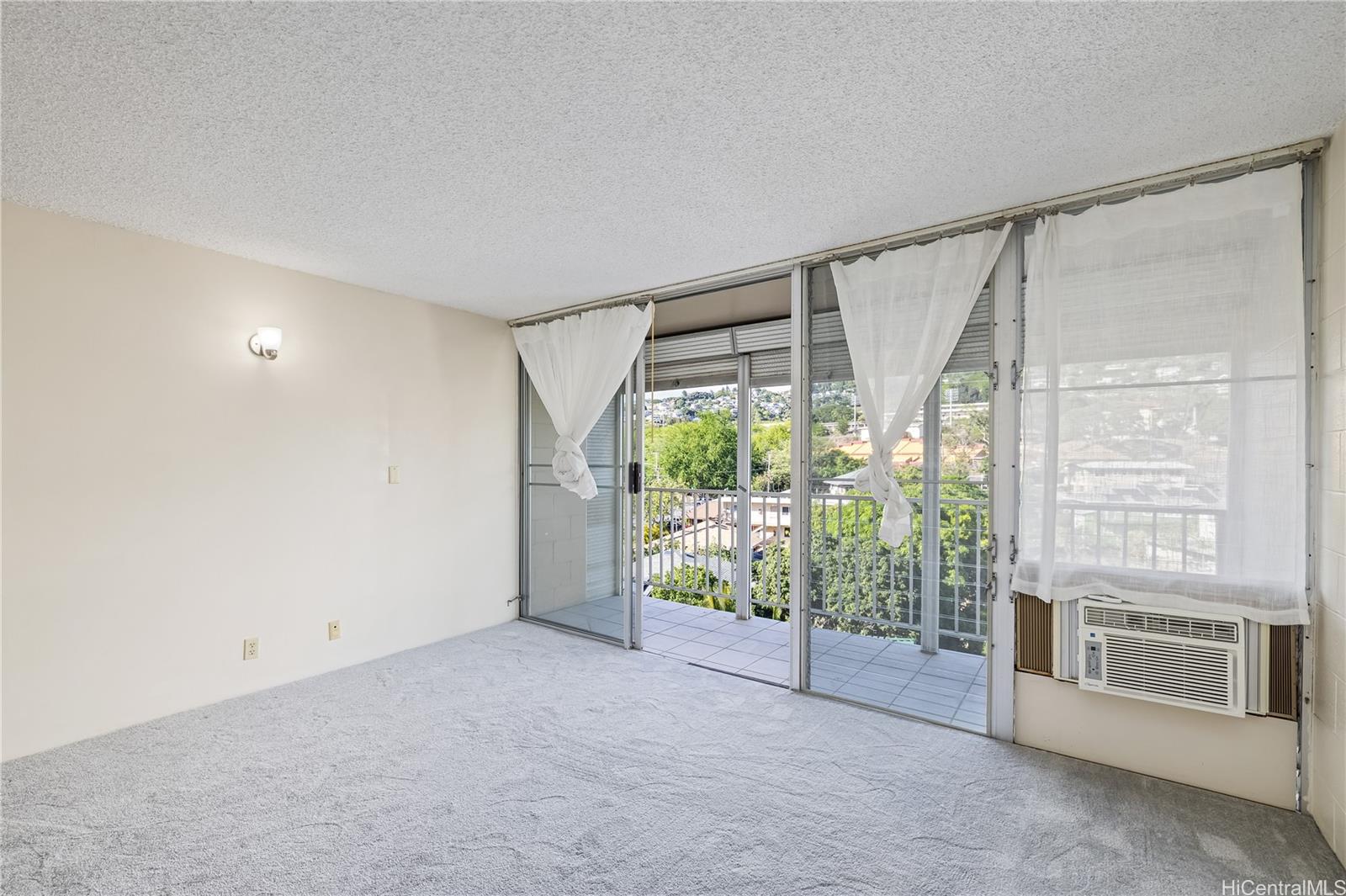 Rose Terrace condo # 804, Honolulu, Hawaii - photo 5 of 25