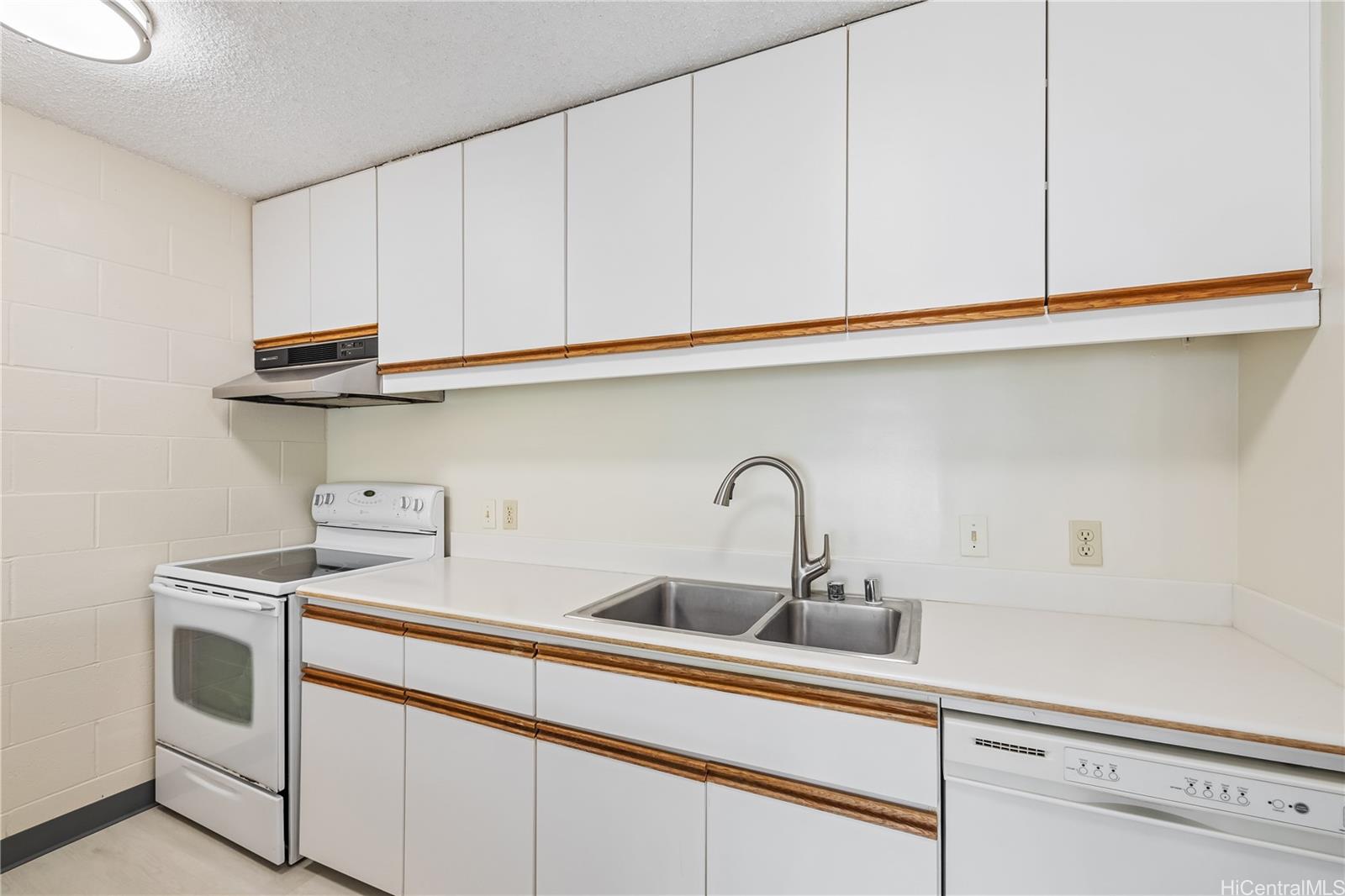 Rose Terrace condo # 804, Honolulu, Hawaii - photo 6 of 22