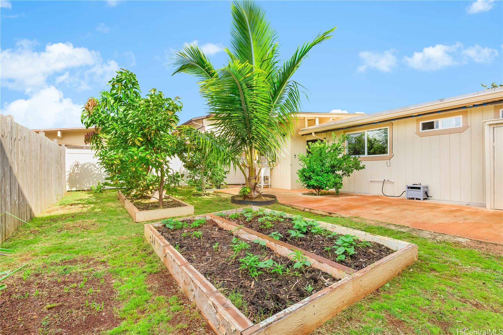 1688  Hoonipo Street Pearl City-upper, PearlCity home - photo 21 of 25