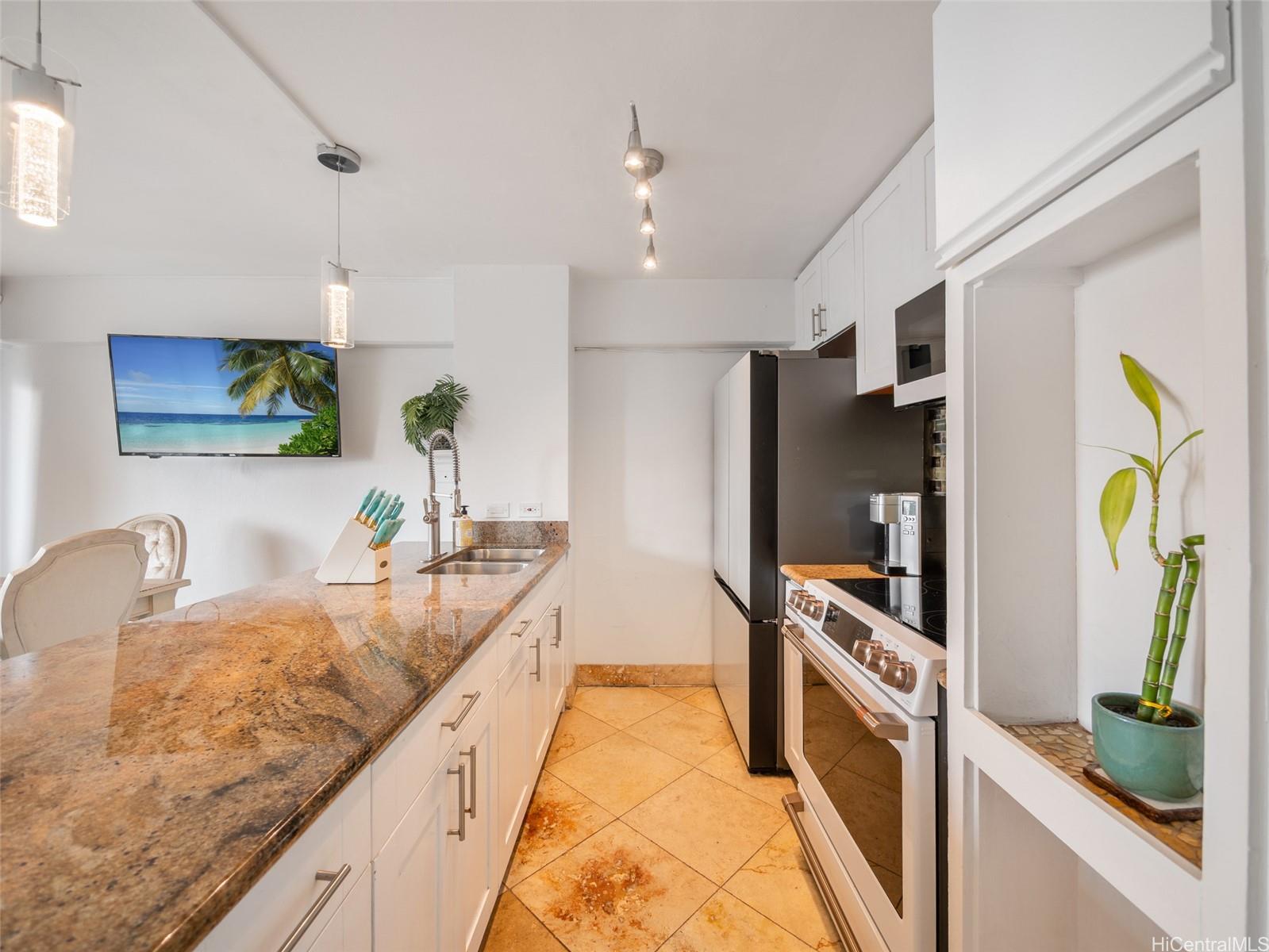 Big Surf condo # 1401, Honolulu, Hawaii - photo 4 of 25