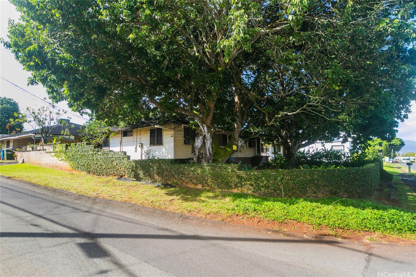 1691  California Ave Wahiawa Heights, Central home - photo 2 of 25