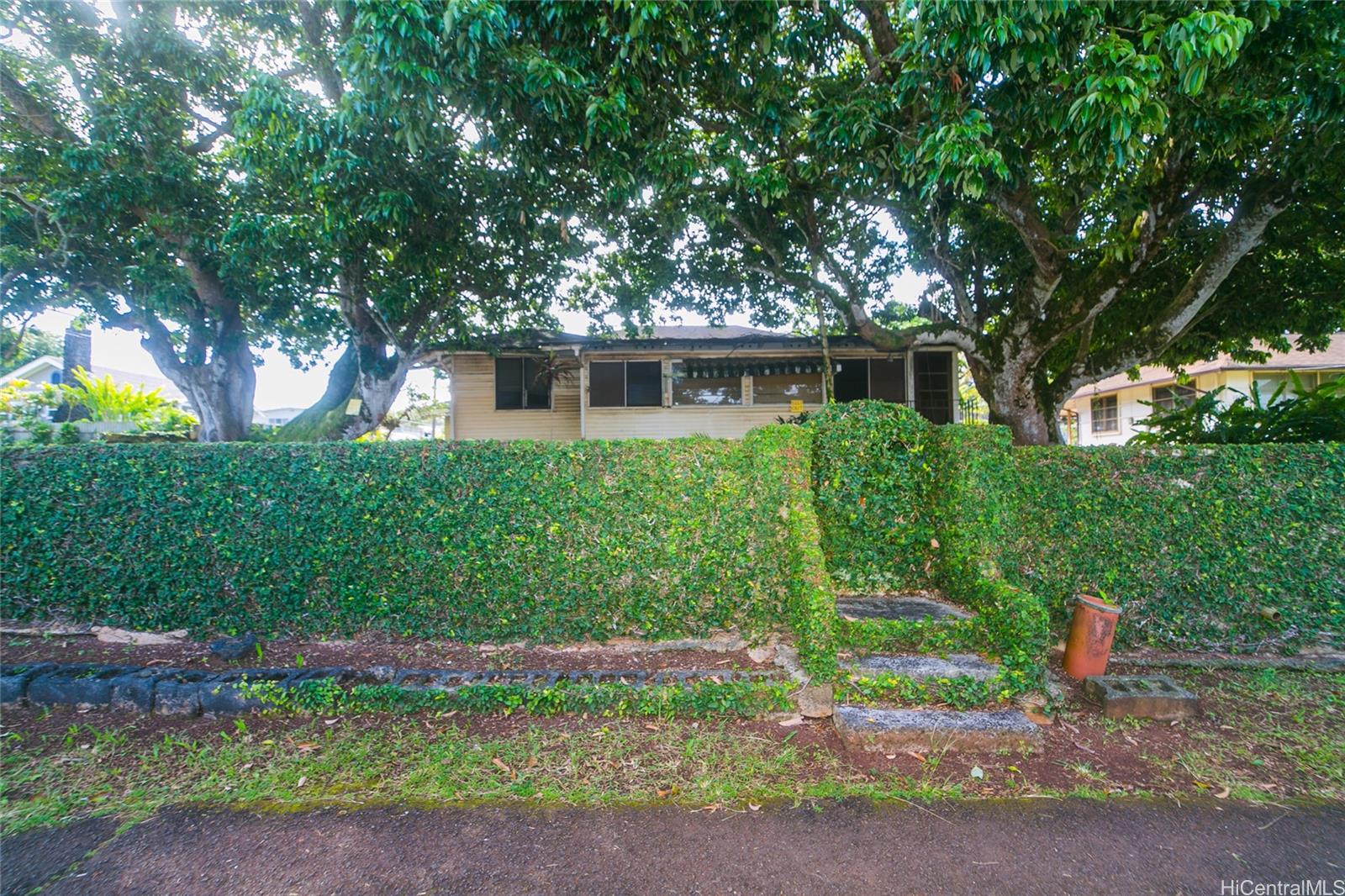 1691  California Ave Wahiawa Heights, Central home - photo 2 of 25