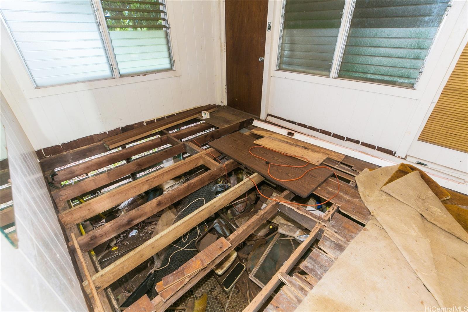 1691  California Ave Wahiawa Heights, Central home - photo 10 of 21