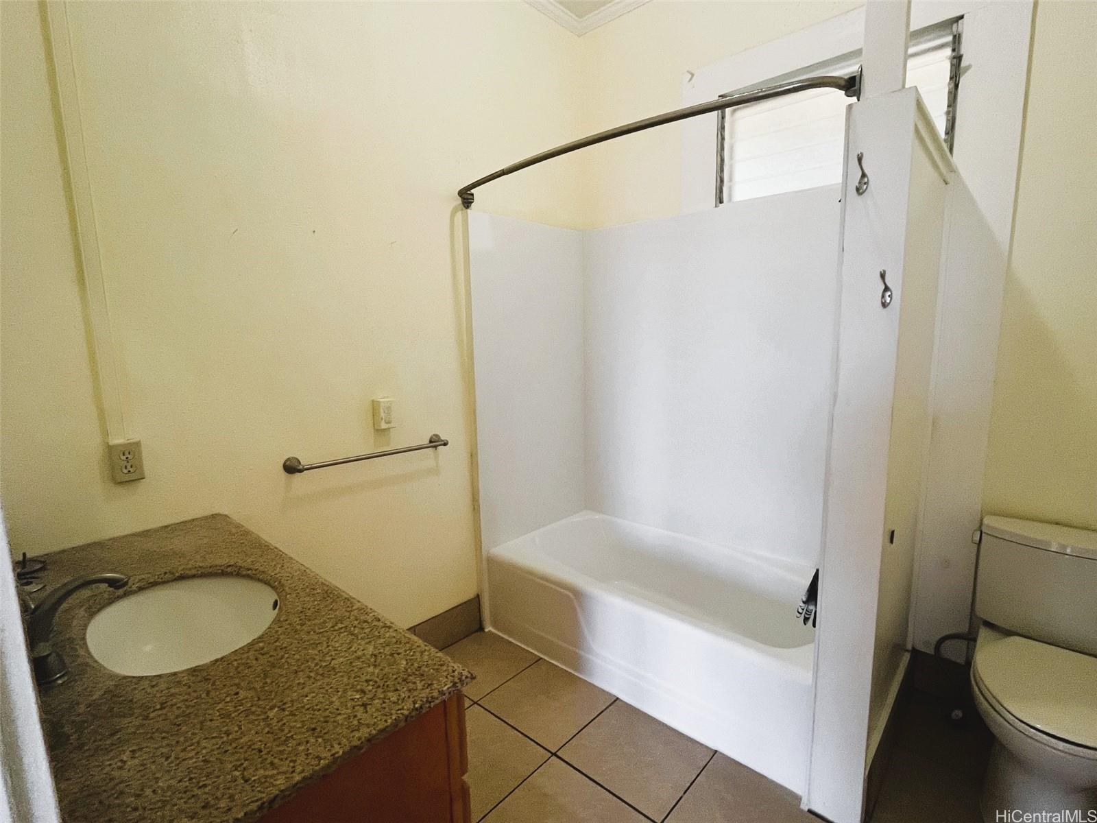 1691 Kamamalu Ave Honolulu - Rental - photo 17 of 23