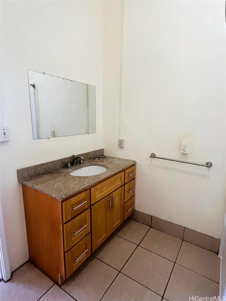 1691 Kamamalu Ave Honolulu - Rental - photo 19 of 23