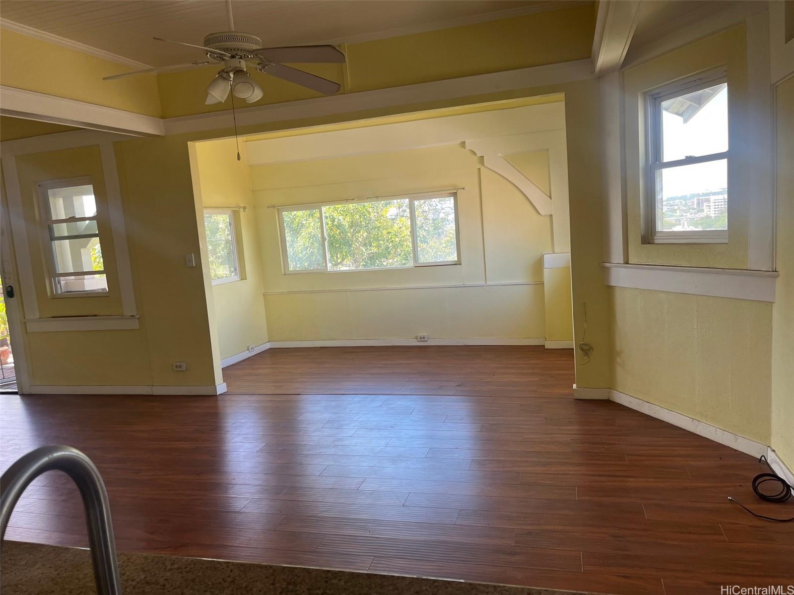1691 Kamamalu Ave Honolulu - Rental - photo 5 of 23