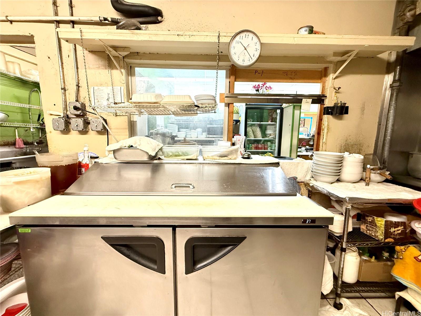 1694 Kalakaua Ave Pawaa  - photo 12 of 14