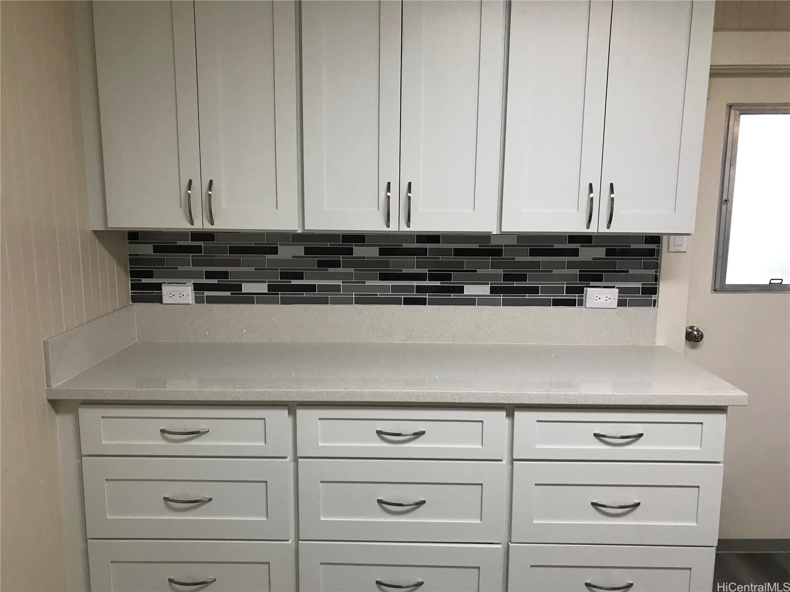 1695 Kamamalu Ave Honolulu - Rental - photo 2 of 16