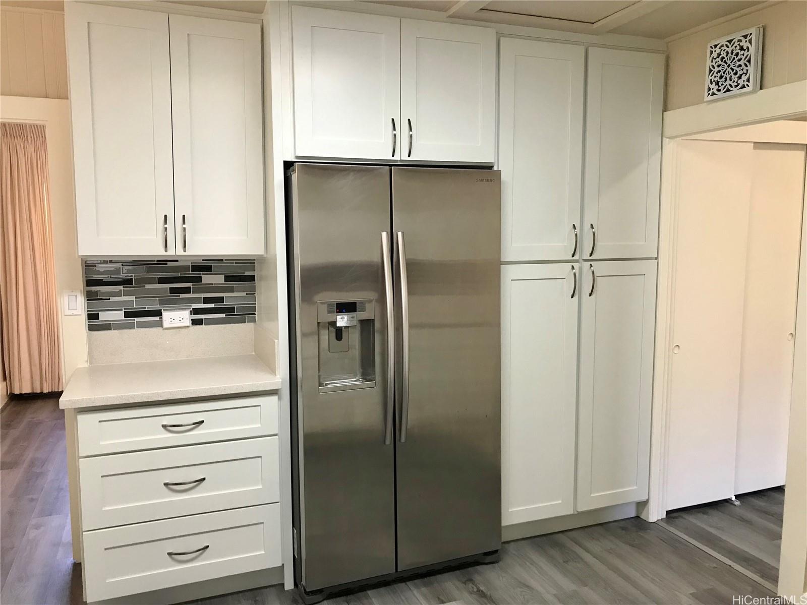 1695 Kamamalu Ave Honolulu - Rental - photo 4 of 16