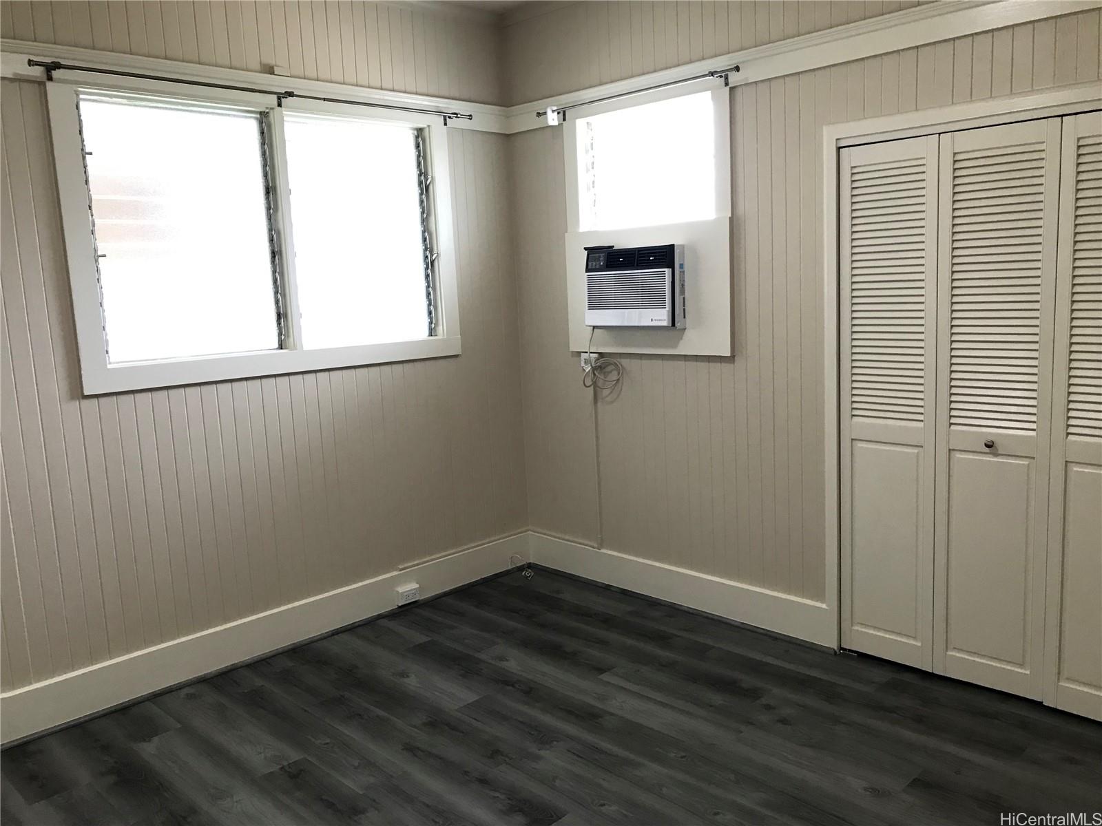 1695 Kamamalu Ave Honolulu - Rental - photo 8 of 16