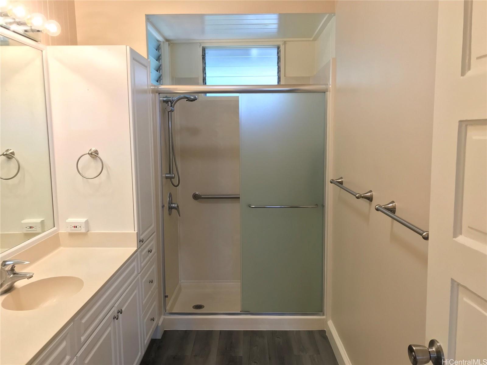 1695 Kamamalu Ave Honolulu - Rental - photo 10 of 16