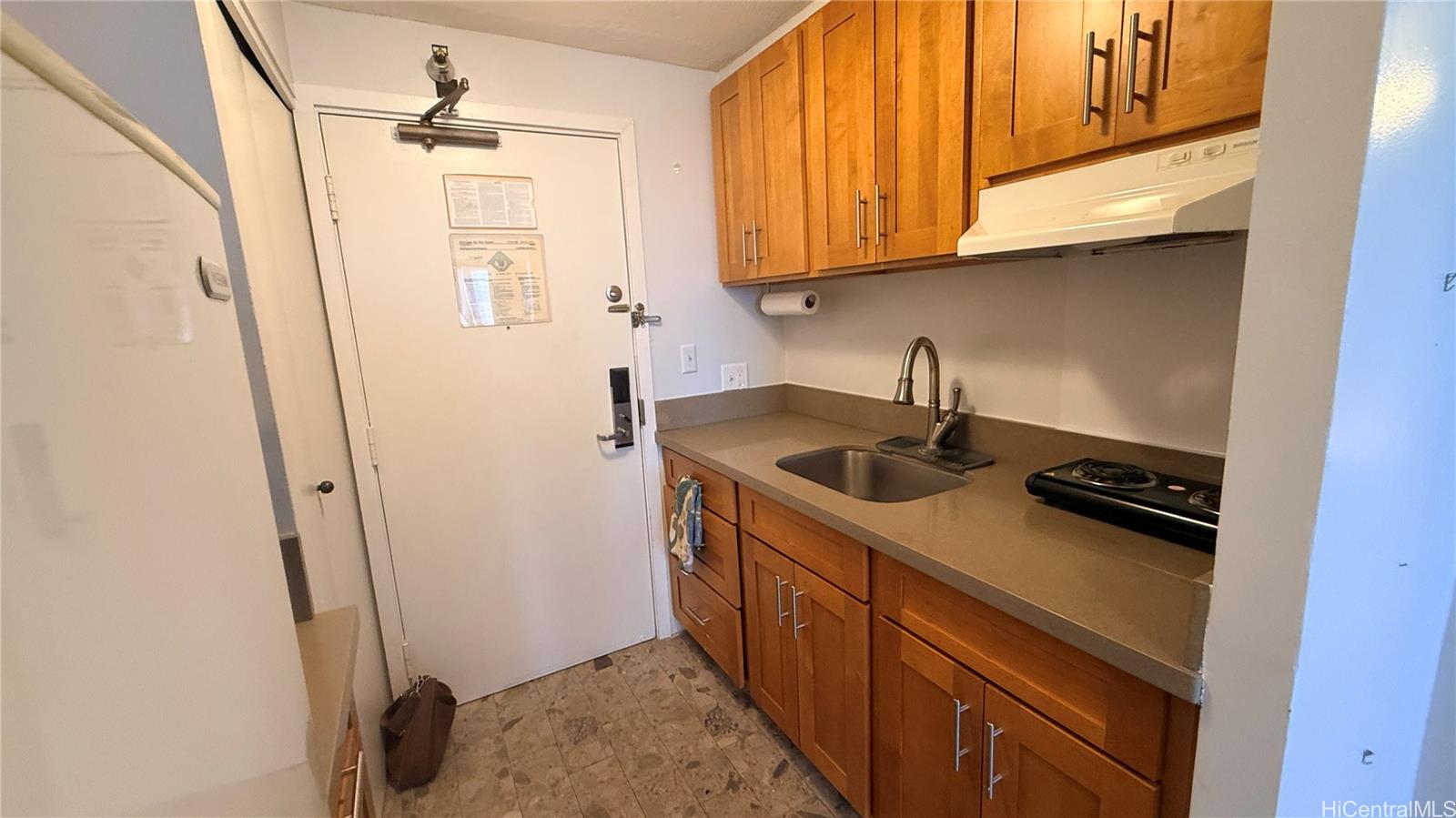 1700 Ala Moana Blvd Honolulu - Rental - photo 4 of 8