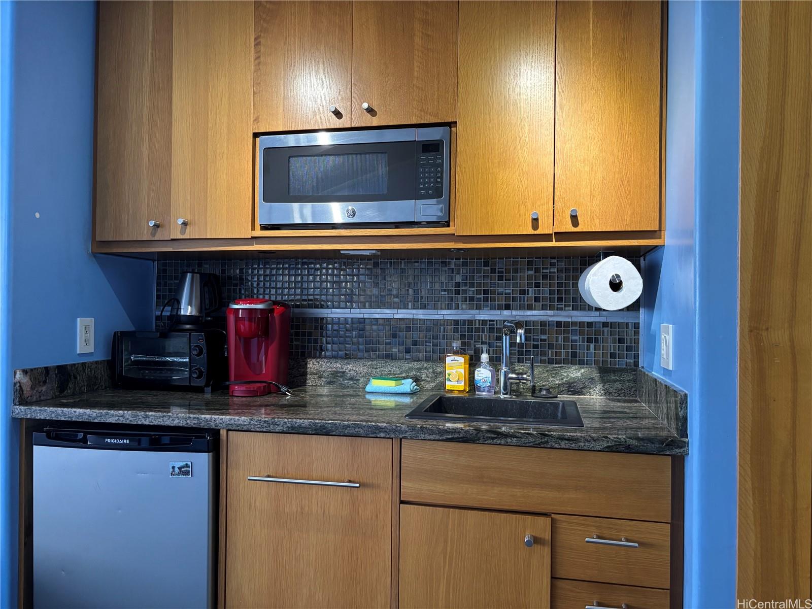 Waikiki Marina Condominium condo # 2001, Honolulu, Hawaii - photo 5 of 6