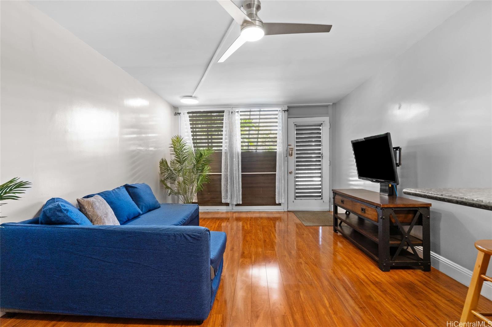 Oahuan Ltd condo # 106, Honolulu, Hawaii - photo 5 of 15