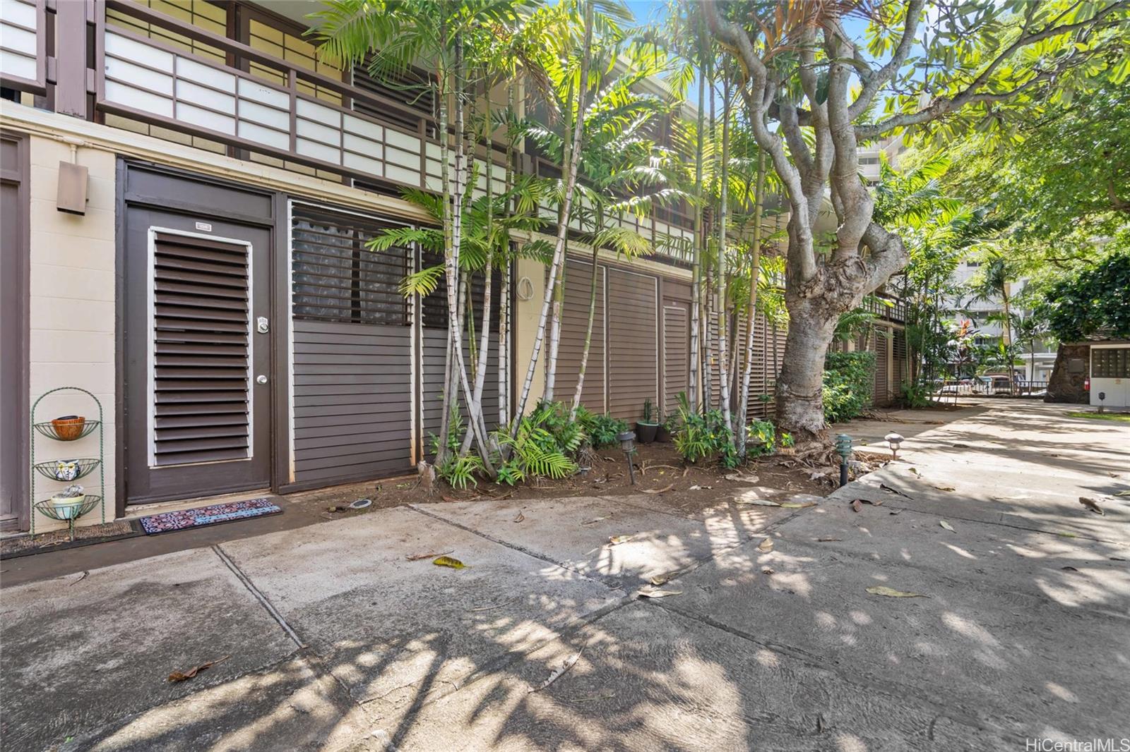 Oahuan Ltd condo # 106, Honolulu, Hawaii - photo 10 of 15