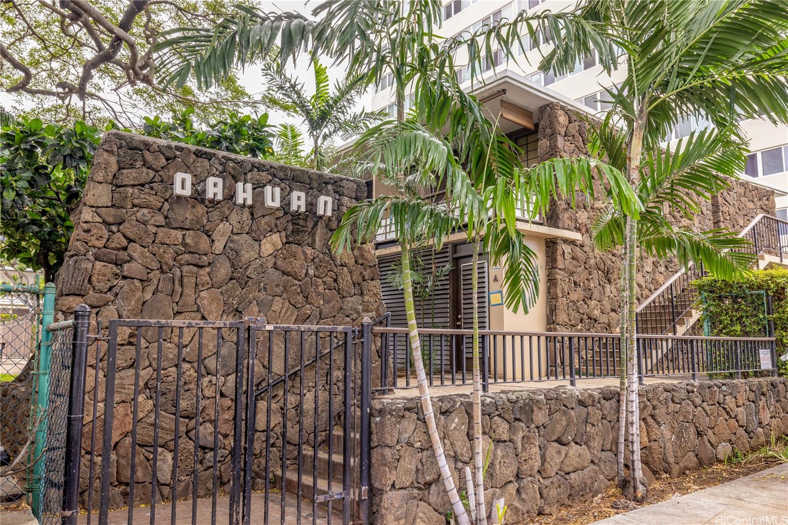 Oahuan Ltd condo # 112, Honolulu, Hawaii - photo 25 of 25