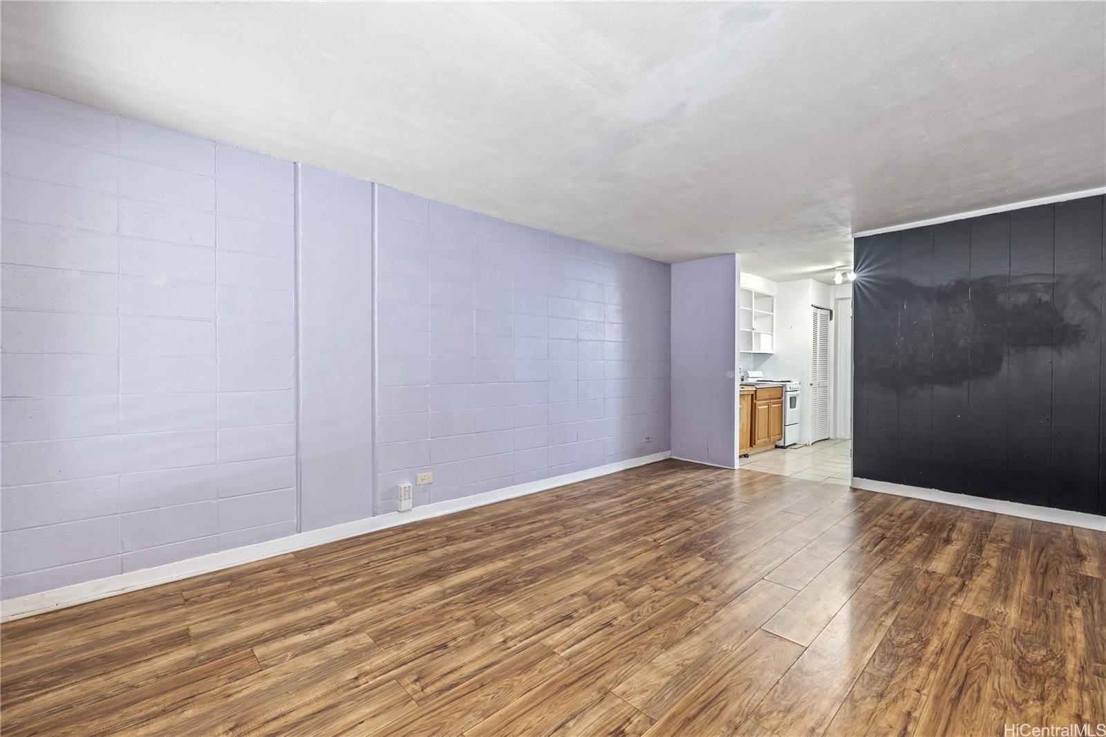 Oahuan Ltd condo # 112, Honolulu, Hawaii - photo 8 of 25