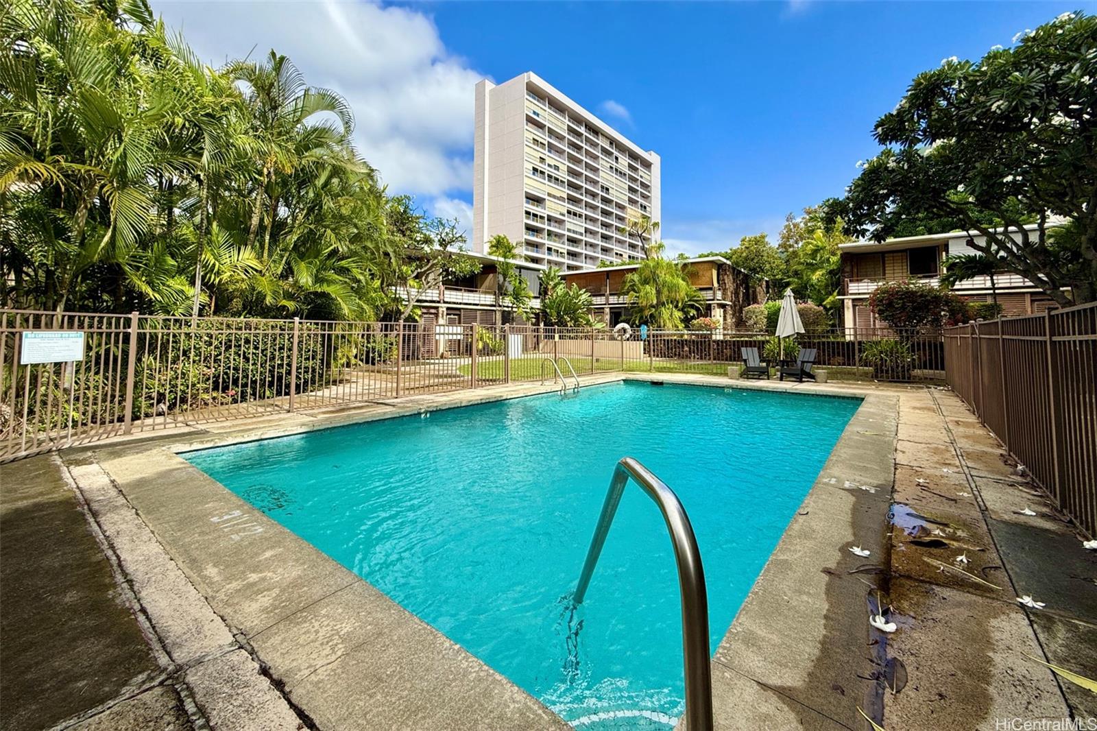 Oahuan Ltd condo # 117, Honolulu, Hawaii - photo 11 of 12