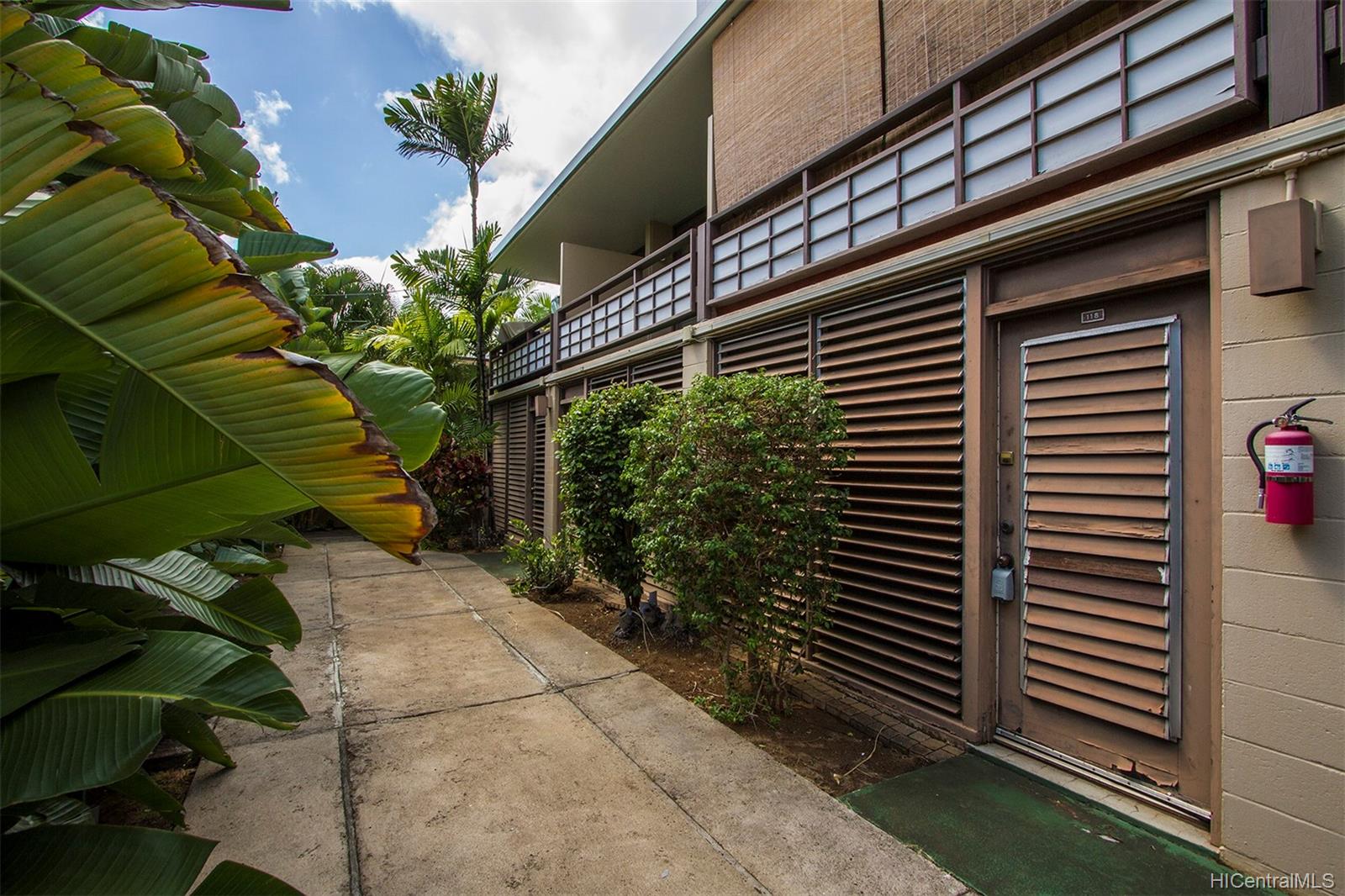 Oahuan Ltd condo # 118, Honolulu, Hawaii - photo 15 of 17
