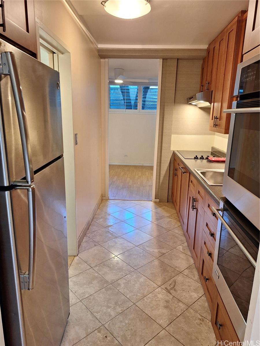 1700 Makiki St Honolulu - Rental - photo 2 of 11