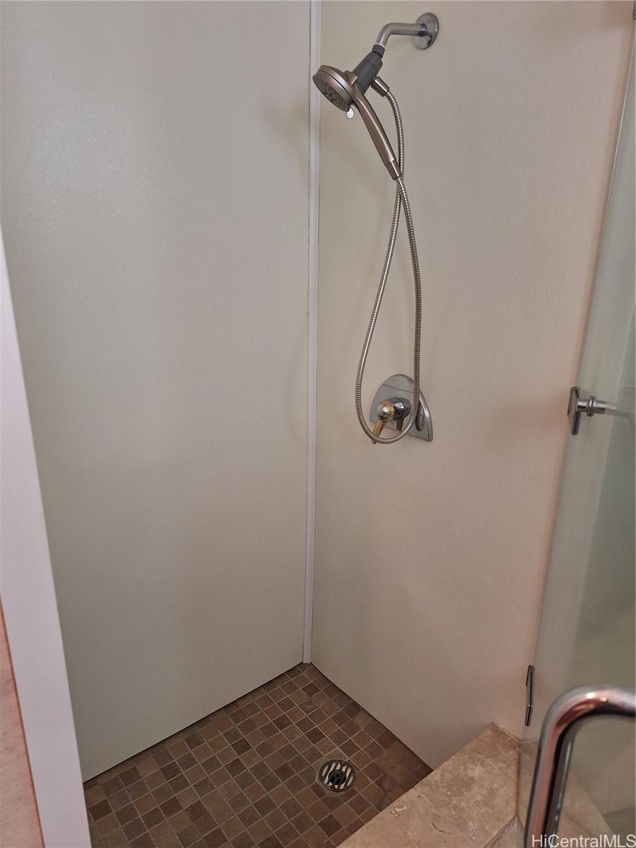 1700 Makiki St Honolulu - Rental - photo 4 of 11