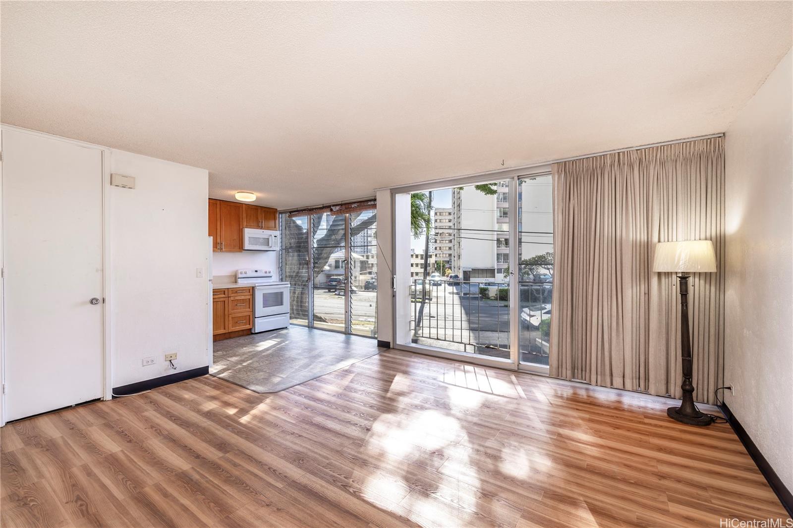 Hale O Kalani Towers condo # 106, Honolulu, Hawaii - photo 4 of 12