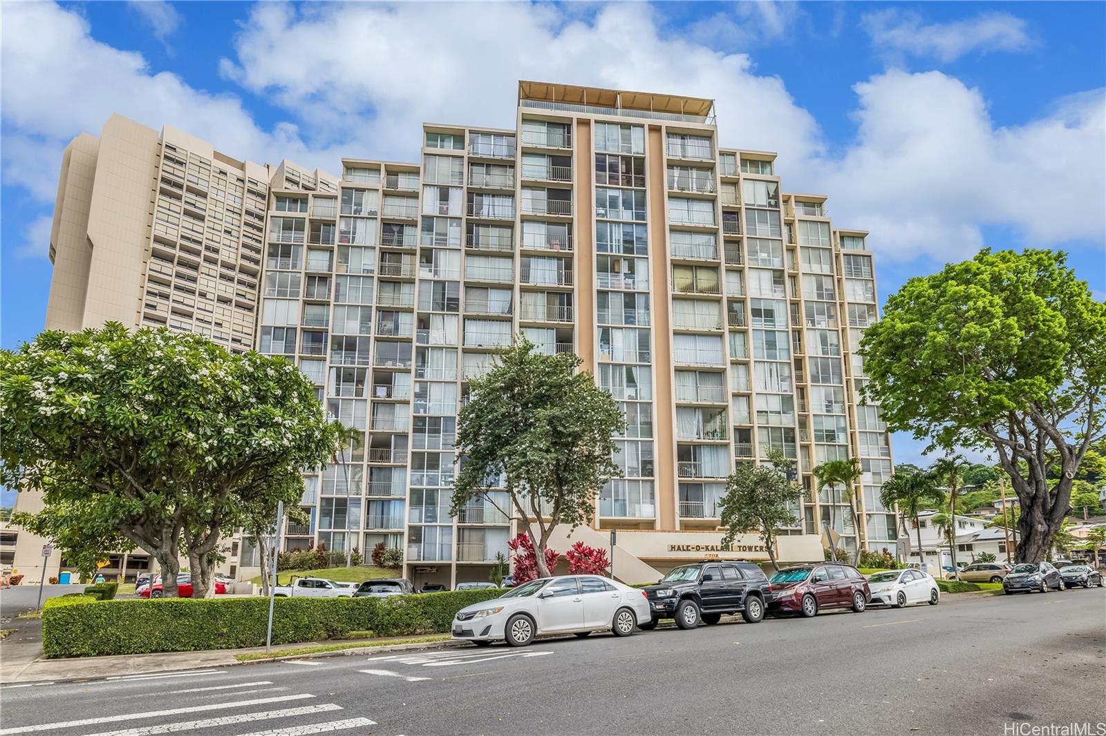 Hale O Kalani Towers condo # 404, Honolulu, Hawaii - photo 12 of 12