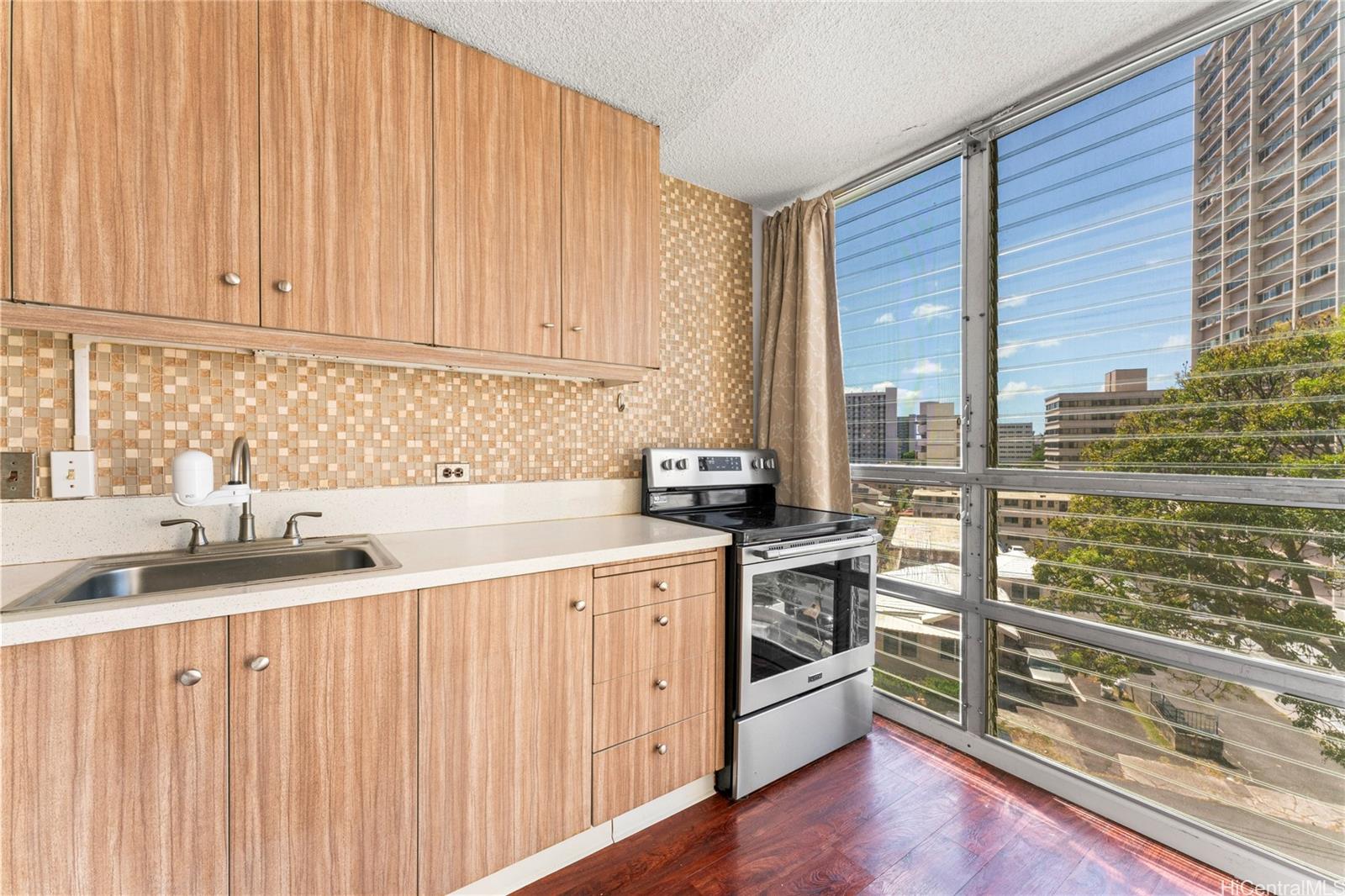 Hale O Kalani Towers condo # 508, Honolulu, Hawaii - photo 6 of 20