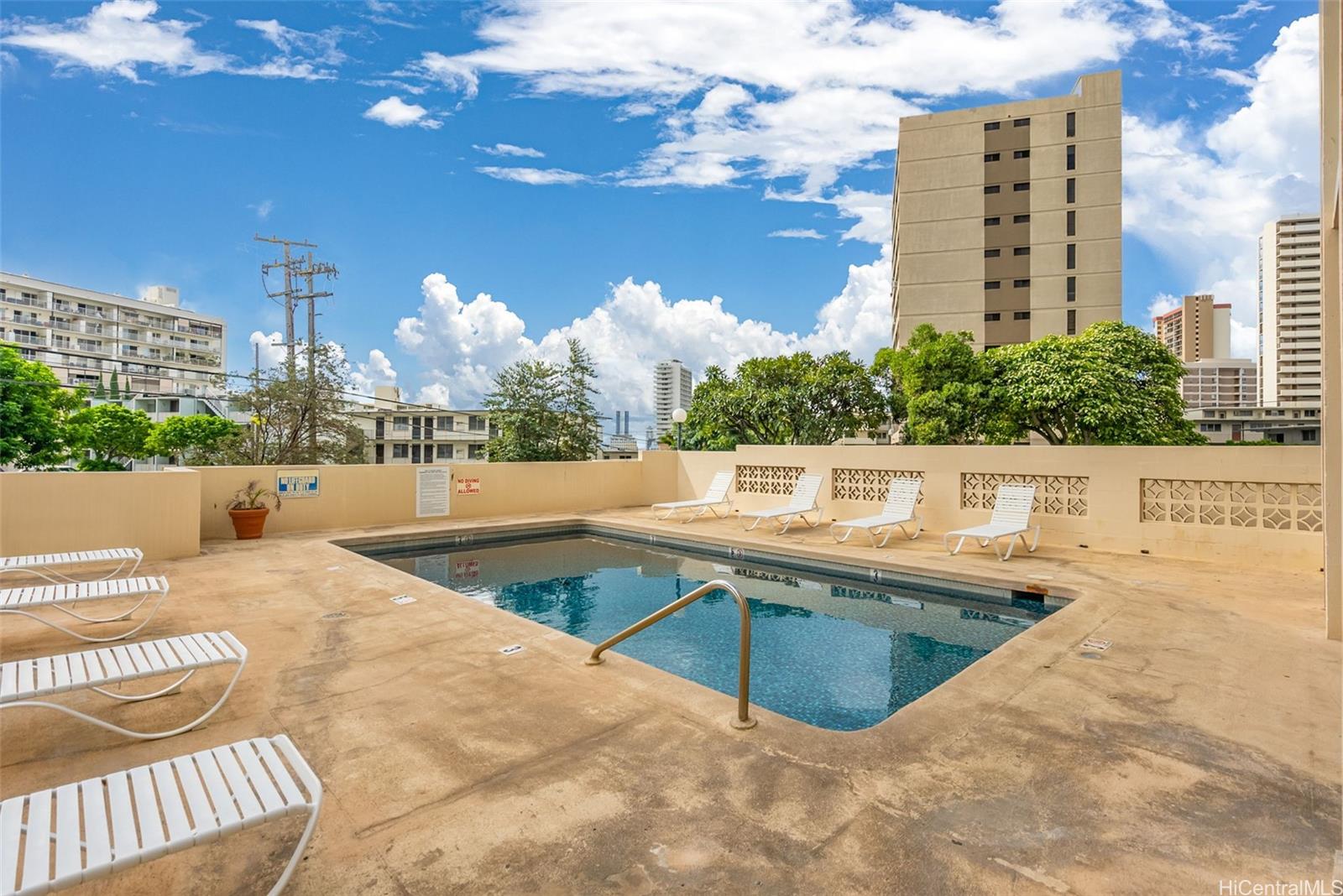 Hale O Kalani Towers condo # 902, Honolulu, Hawaii - photo 16 of 18