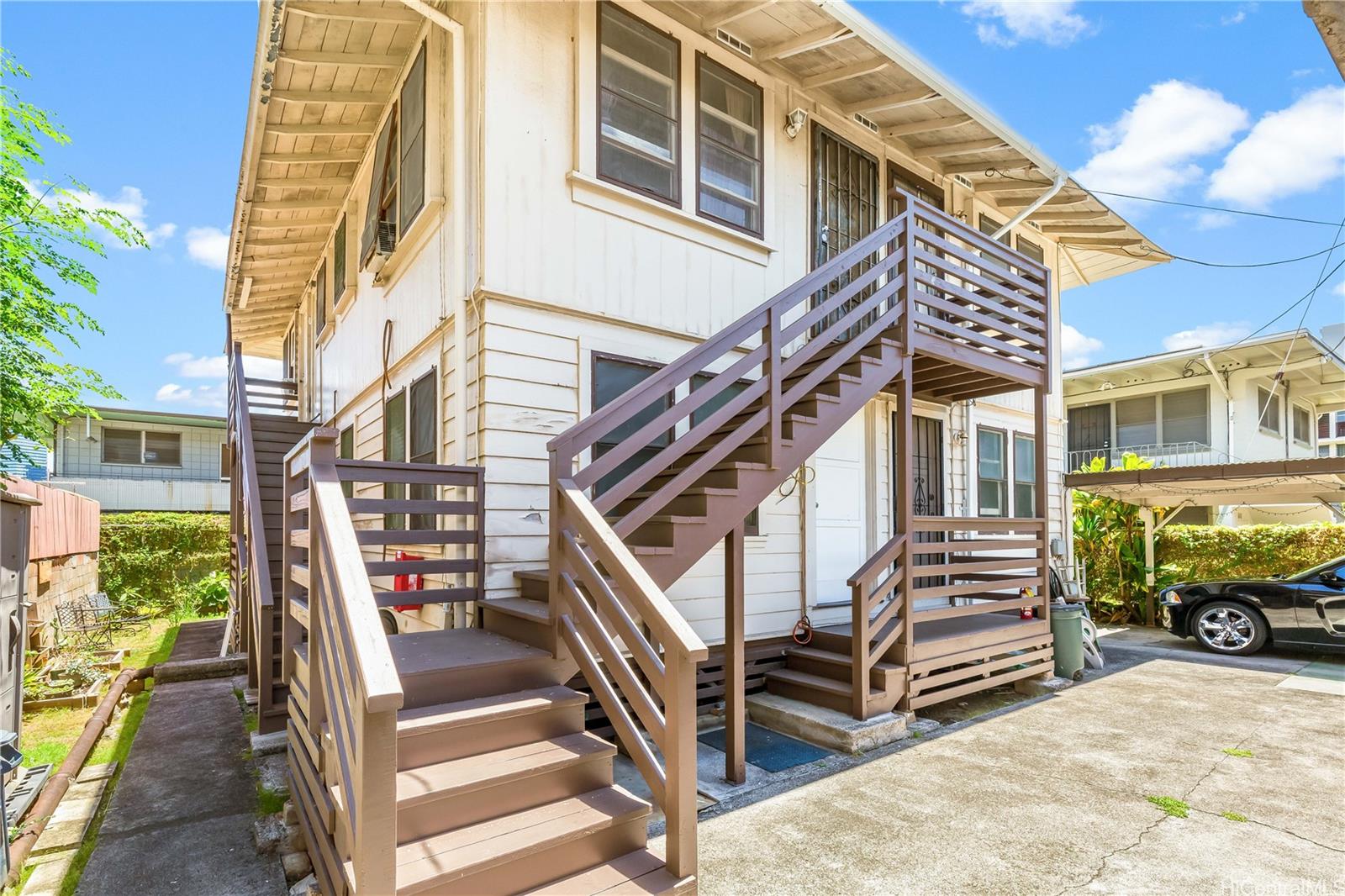 1703 Beretania Street Honolulu - Multi-family - photo 2 of 25