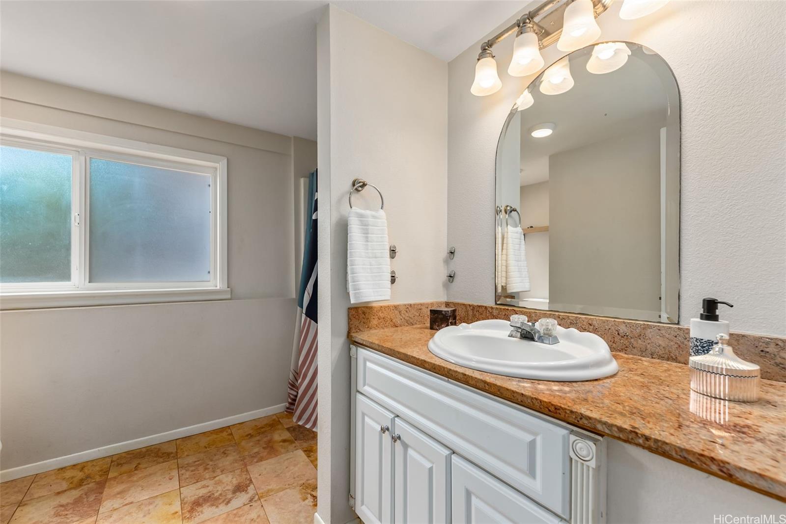 1703  Paula Drive Wilhelmina, Diamond Head home - photo 15 of 25