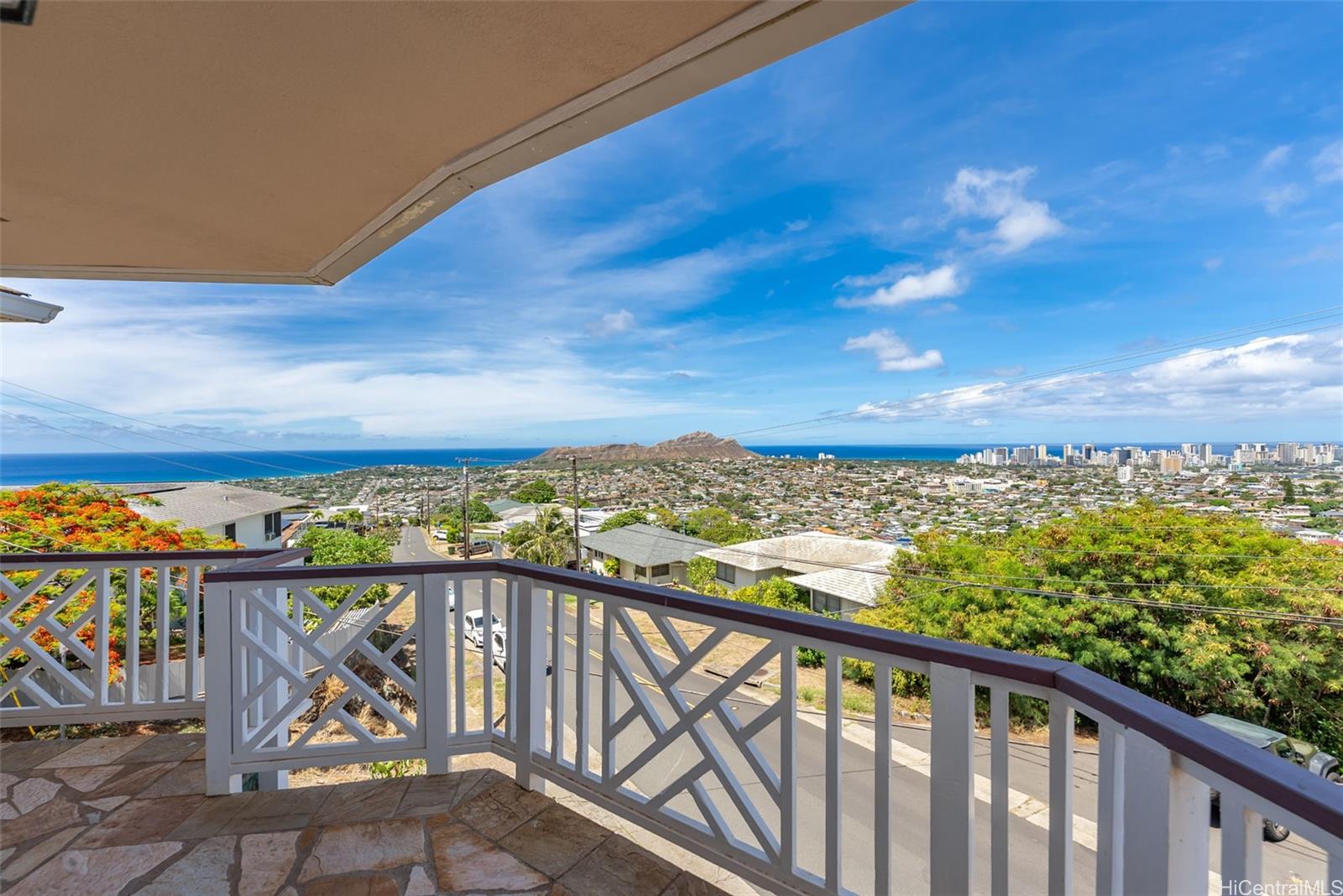 1703  Paula Drive Wilhelmina, Diamond Head home - photo 4 of 25