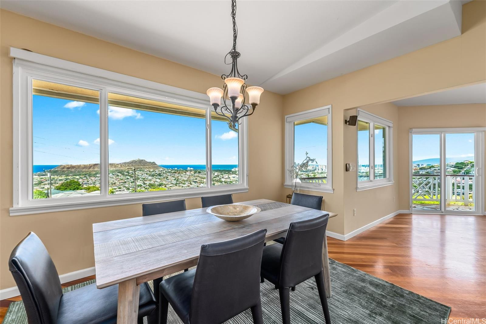 1703  Paula Drive Wilhelmina, Diamond Head home - photo 6 of 25