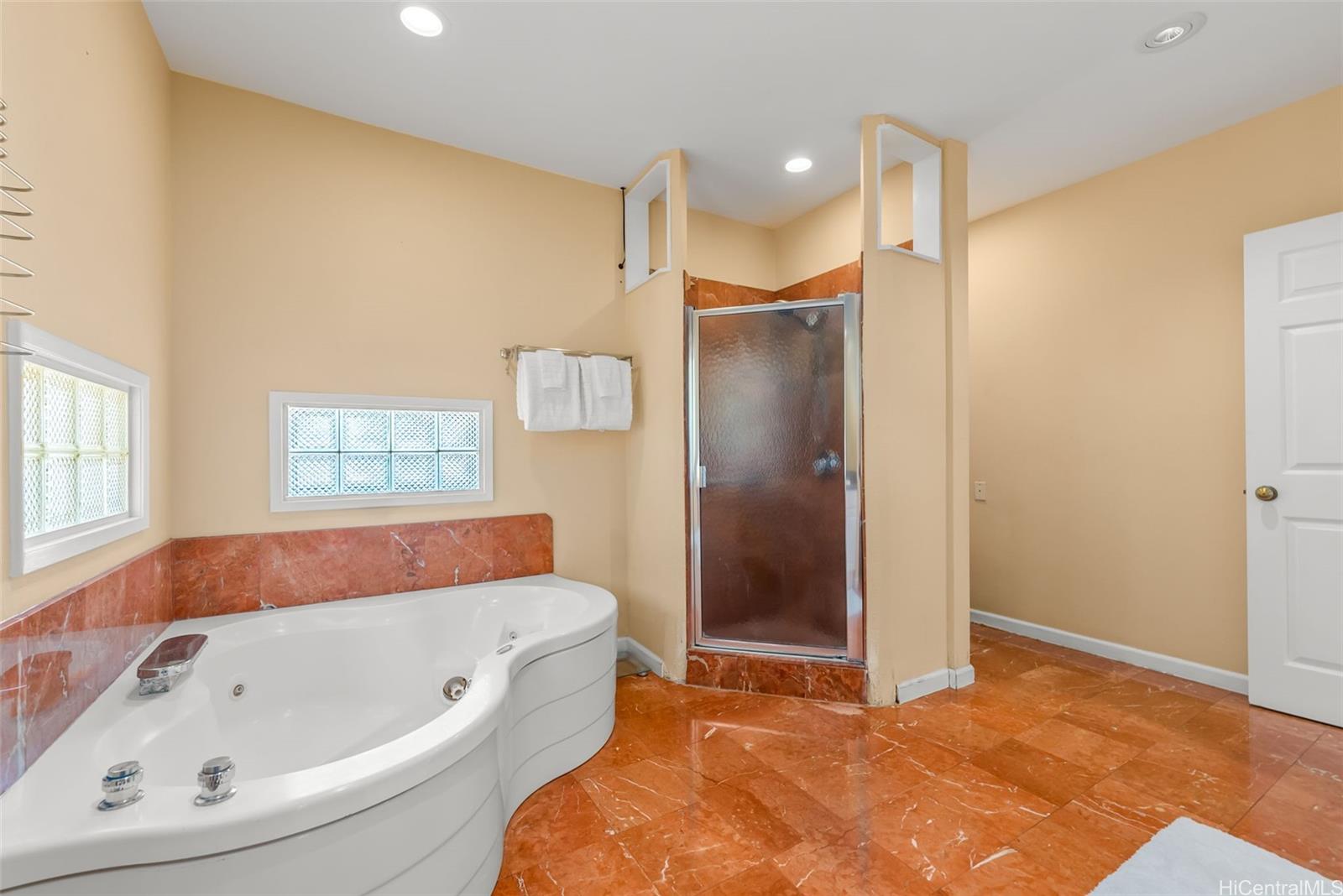 1703  Paula Drive Wilhelmina, Diamond Head home - photo 10 of 25