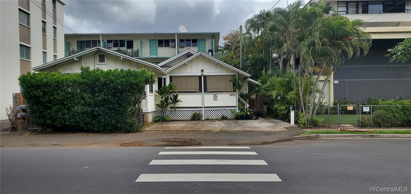 1706  Dole Street Punahou, Honolulu home - photo 2 of 11