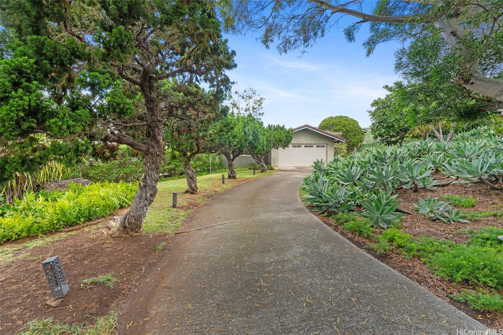 1708  Kumakani Loop Waialae Iki, Diamond Head home - photo 20 of 25