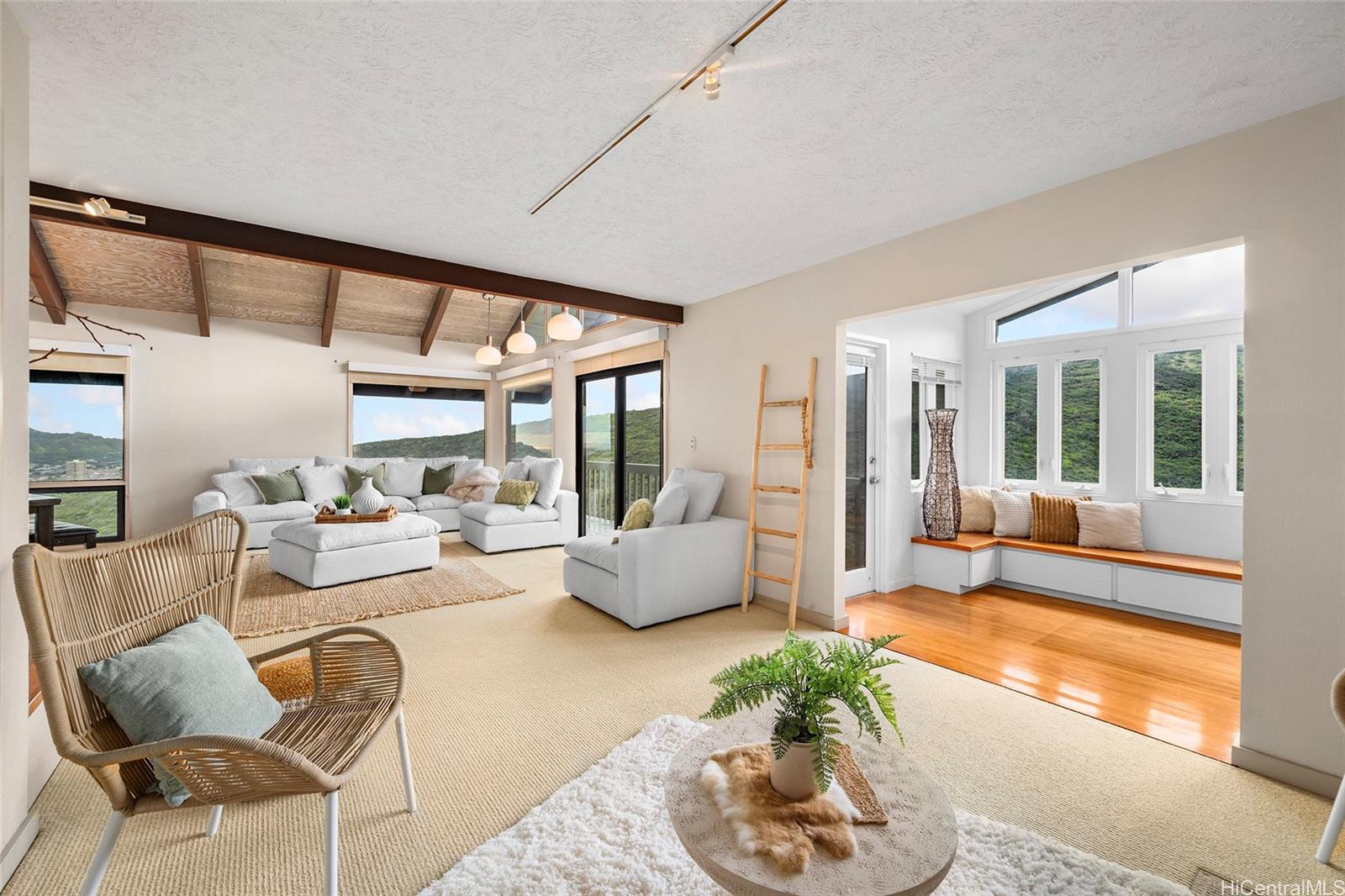 1708  Kumakani Loop Waialae Iki, Diamond Head home - photo 3 of 25