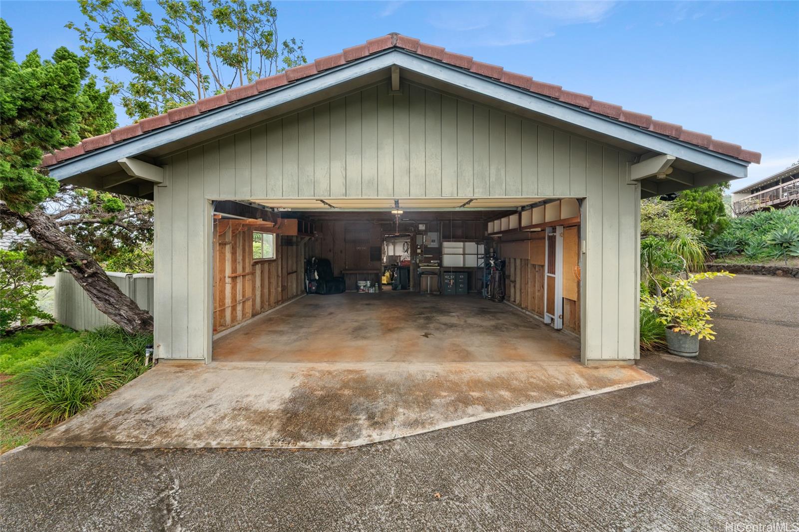 1708  Kumakani Loop Waialae Iki, Diamond Head home - photo 21 of 25