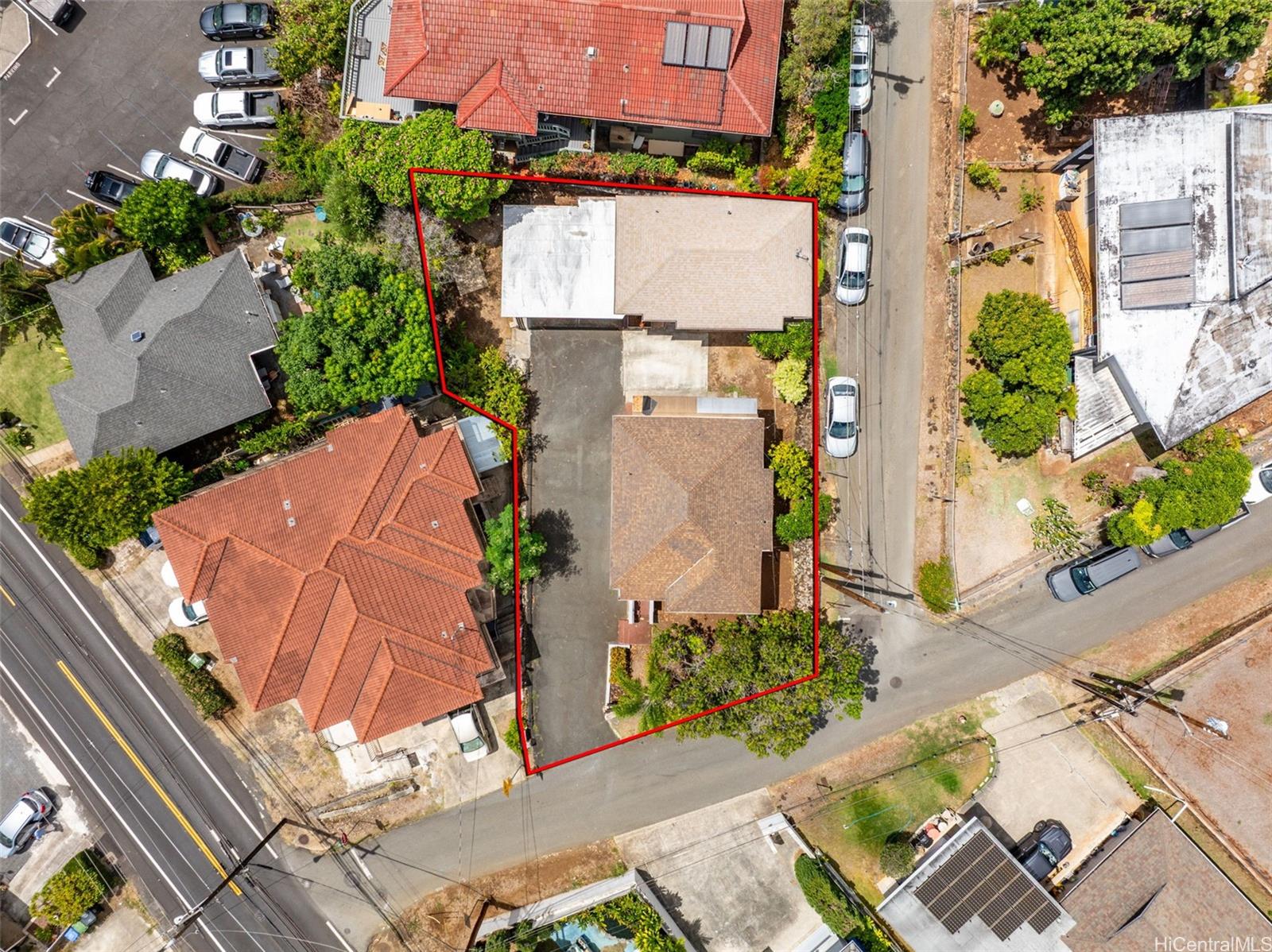 1708  Nakiu Place Manoa-lower, Honolulu home - photo 2 of 25