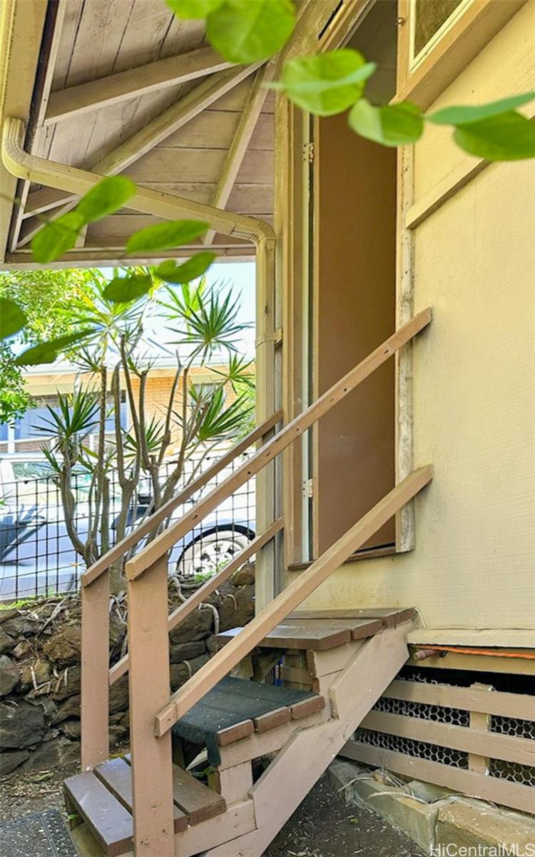 1708  Nakiu Place Manoa-lower, Honolulu home - photo 18 of 25