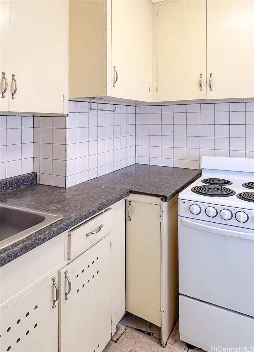 1708  Nakiu Place Manoa-lower, Honolulu home - photo 20 of 25