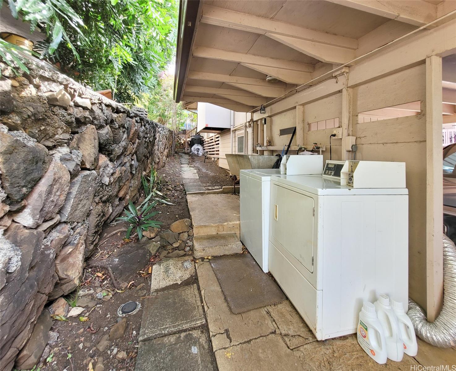 1708  Nakiu Place Manoa-lower, Honolulu home - photo 24 of 25