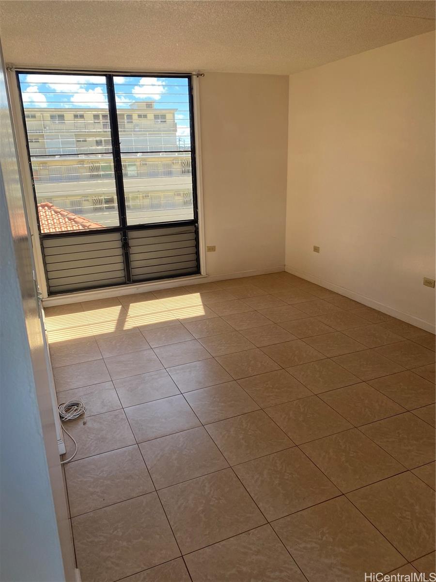 1709 S Beretania St Honolulu - Rental - photo 5 of 12