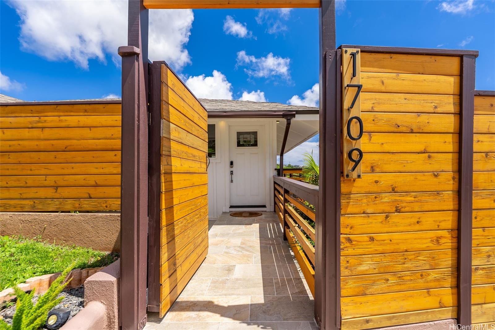 1709  Iwi Way Wilhelmina, Diamond Head home - photo 8 of 25