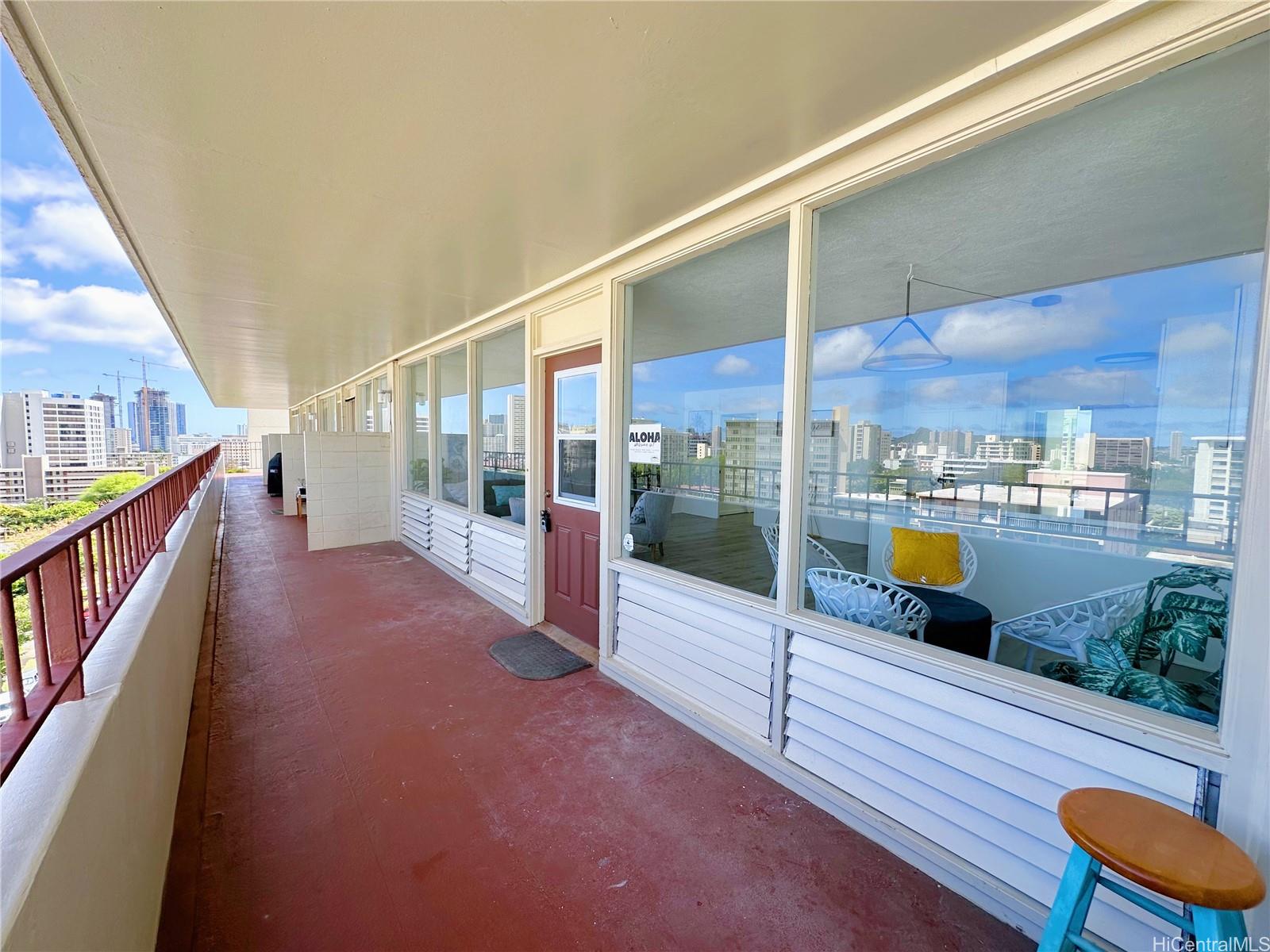 Punahou Hale/Oahuan Tower L condo # 1002/1003, Honolulu, Hawaii - photo 16 of 23