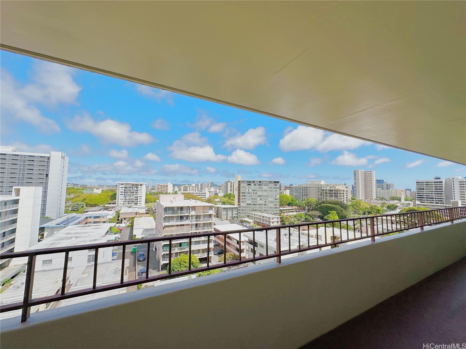 Punahou Hale/Oahuan Tower L condo # 1002/1003, Honolulu, Hawaii - photo 18 of 23